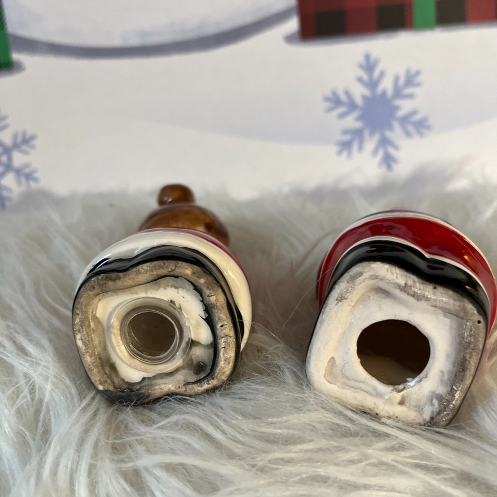 Mr and Mrs Clause Salt and Pepper Shakers, Christmas Decor - Picture 3 of 4